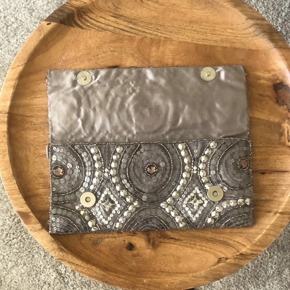 Beautiful Beaded Silver Evening Bag - Picture 2 of 6